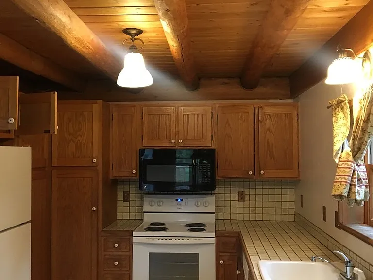 1031 Grizzly Mountain Rd — Photo 7