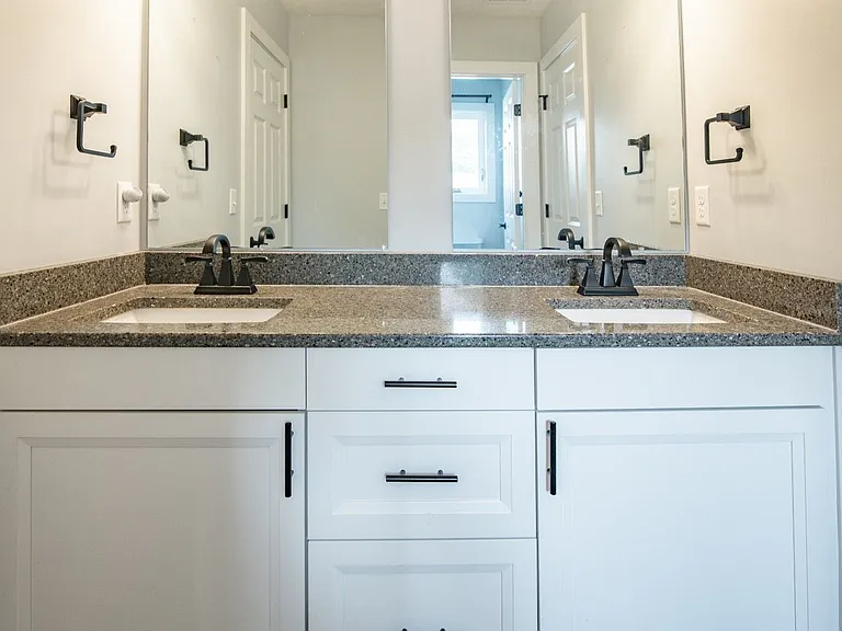 109 Gaston Cir — Photo 49