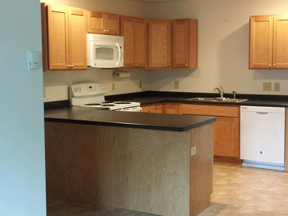 2nd image of 1093 6th St