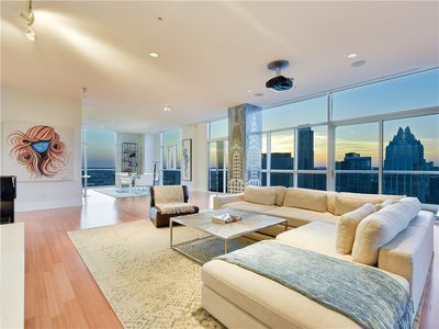 555 5th St #2912, Austin, TX, 78701