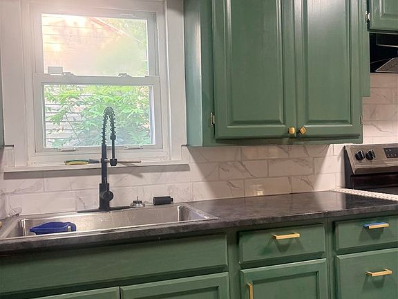 5th image of 1125 NW Oak Ave