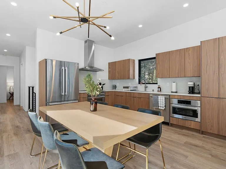 19 Willow Ave — Photo 10