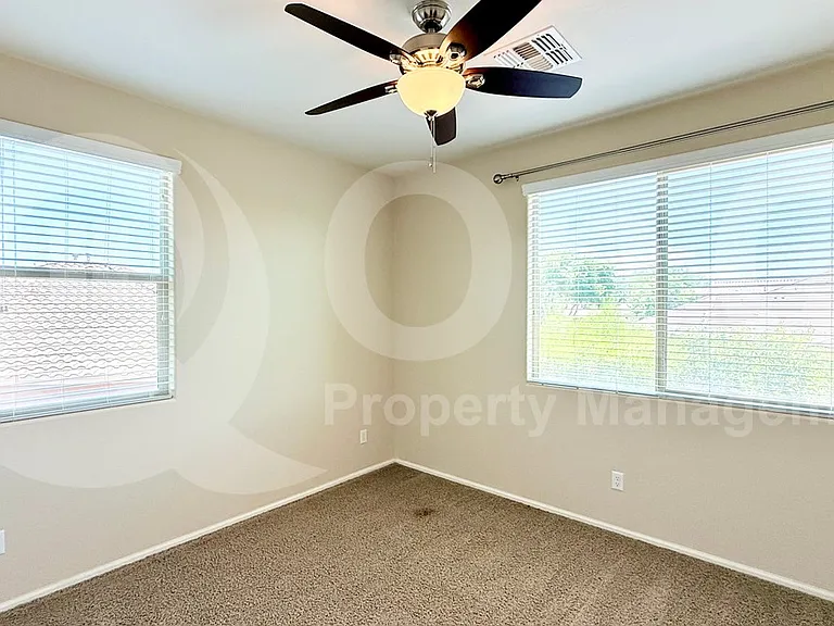 1095 E Rojo Way — Photo 14