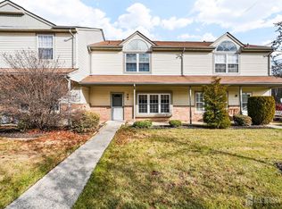 34 Sassafras Ct, North Brunswick, NJ 08902