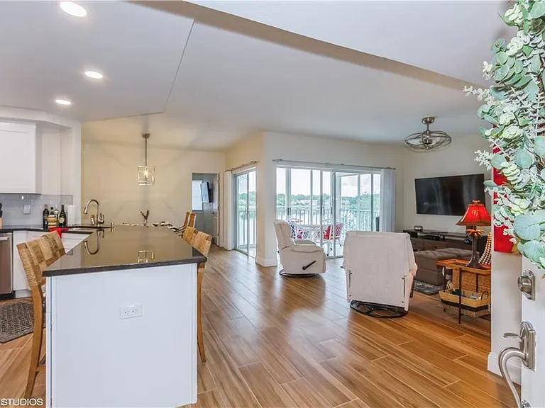 2671 Citrus Lake Dr #E-201 — Photo 12