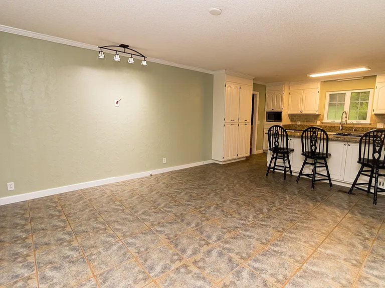 917 Brynwood Dr — Photo 20