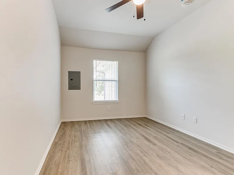 3801 Franks Way — Photo 42