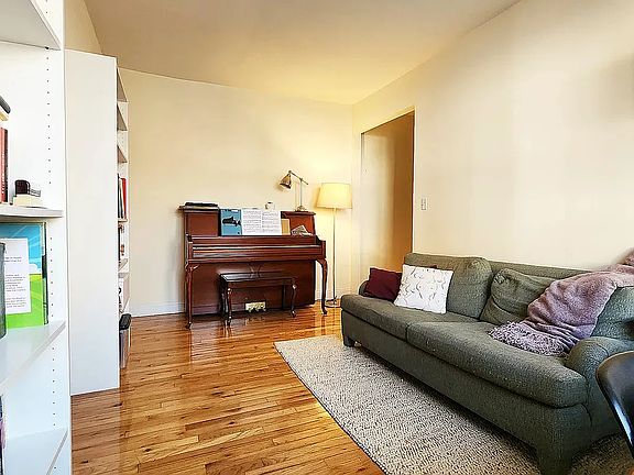 2nd image of 598 Pacific St #2G