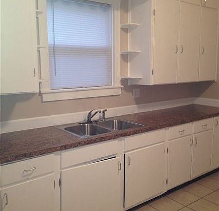 2nd image of 1060 Lafayette Ave SE