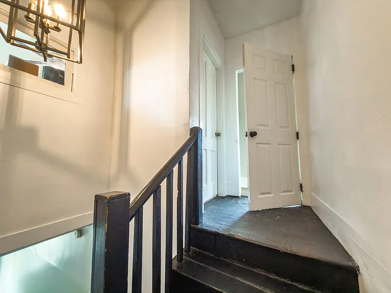 9 Allway St — Photo 2