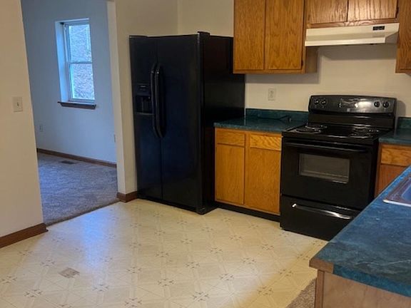 3rd image of 373 Mullins Hollow Rd