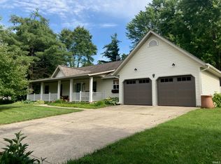 805 W Countryside Ln, Bloomington, IN 47403