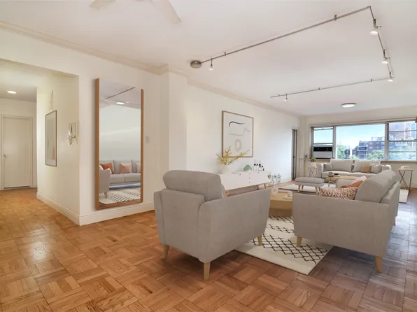 750 Kappock Street image 3 of 27