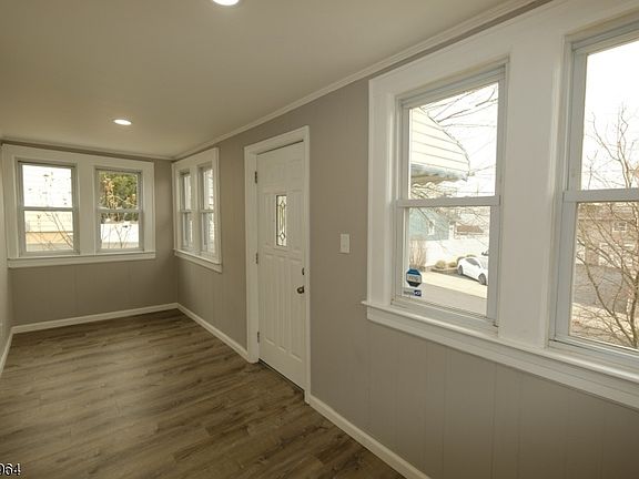 3rd image of 1318 State St