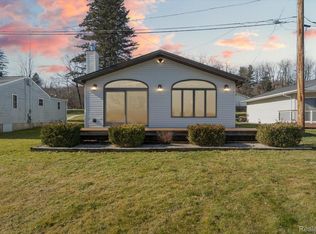 5744 Bullard Rd, Fenton, MI 48430