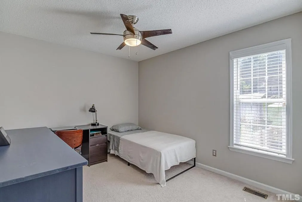 1113 Curtiss Dr — Photo 4