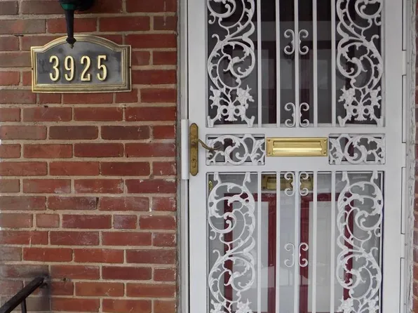 3925 Colborne Rd, Baltimore, MD 21229