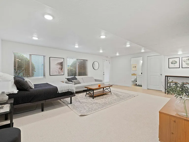2657 N Elm Dr — Photo 31
