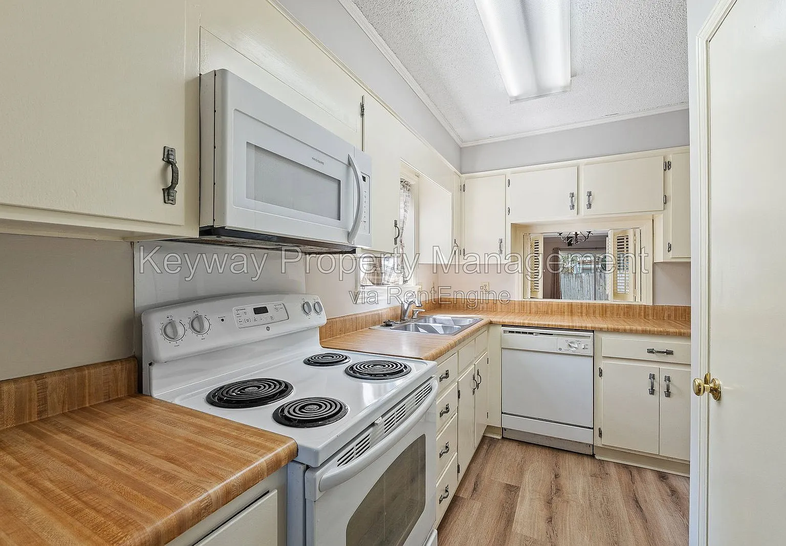 2 bed, 2.0 bath, 1796 sqft, $1,365 — Photo 4