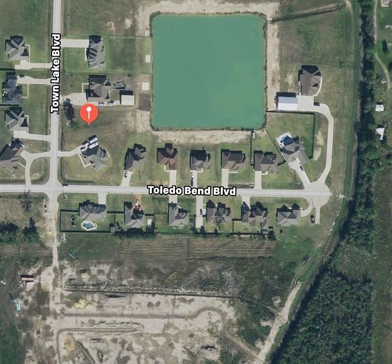 2nd image of 3645 Town Lake Blvd