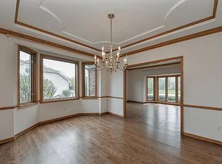 206 Abbeywood Dr, Saint Charles, IL 60175