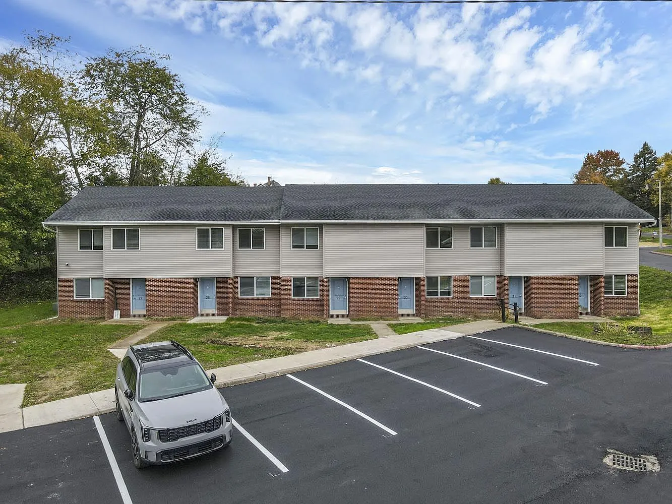 Plumly Townhomes — Photo 2