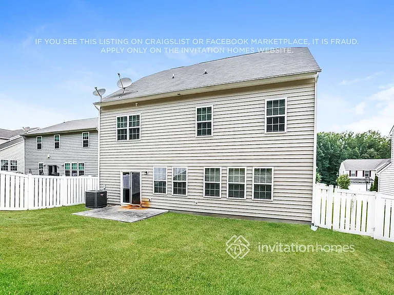 10695 Sapphire Trl — Photo 16