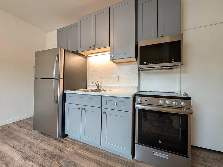 2109 Kala Bagai Way — Photo 15