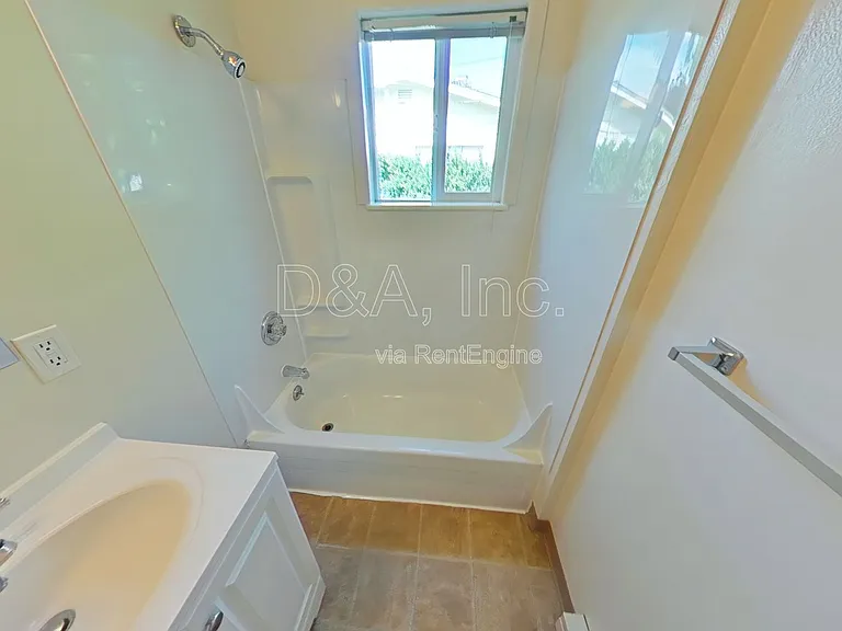 960 NW Cleveland Ave #1 — Photo 9