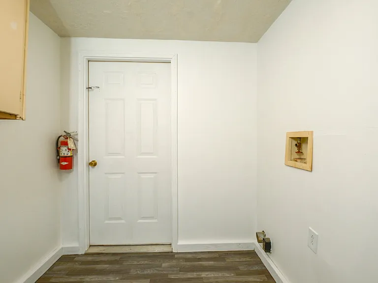 449 W Main St — Photo 7
