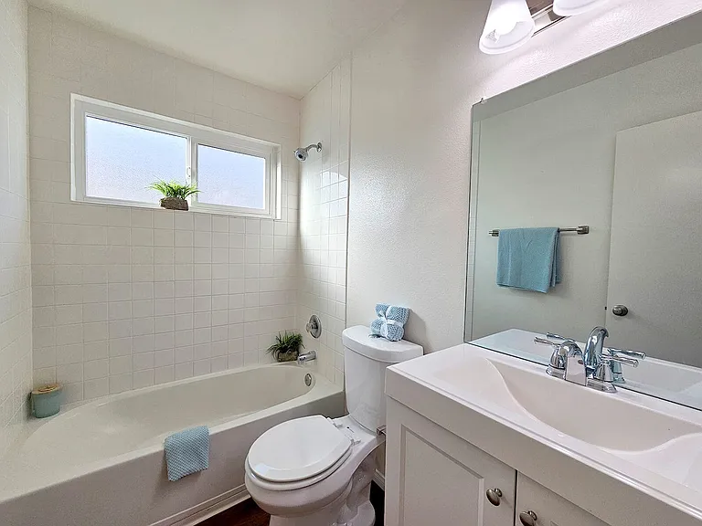 Shady Terrace — Photo 15