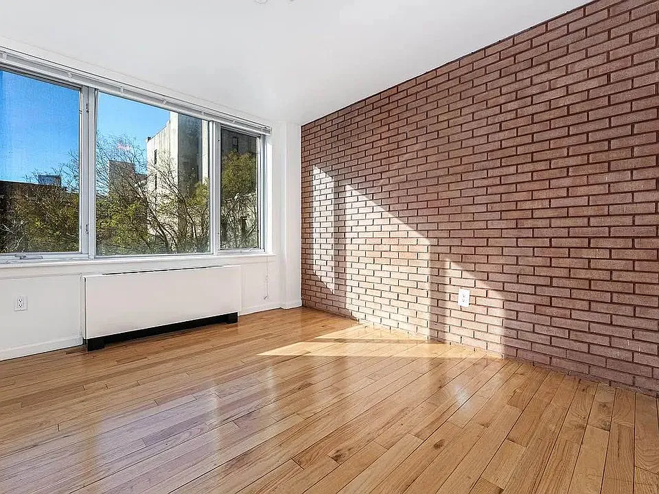 222 E 3rd St #2D3