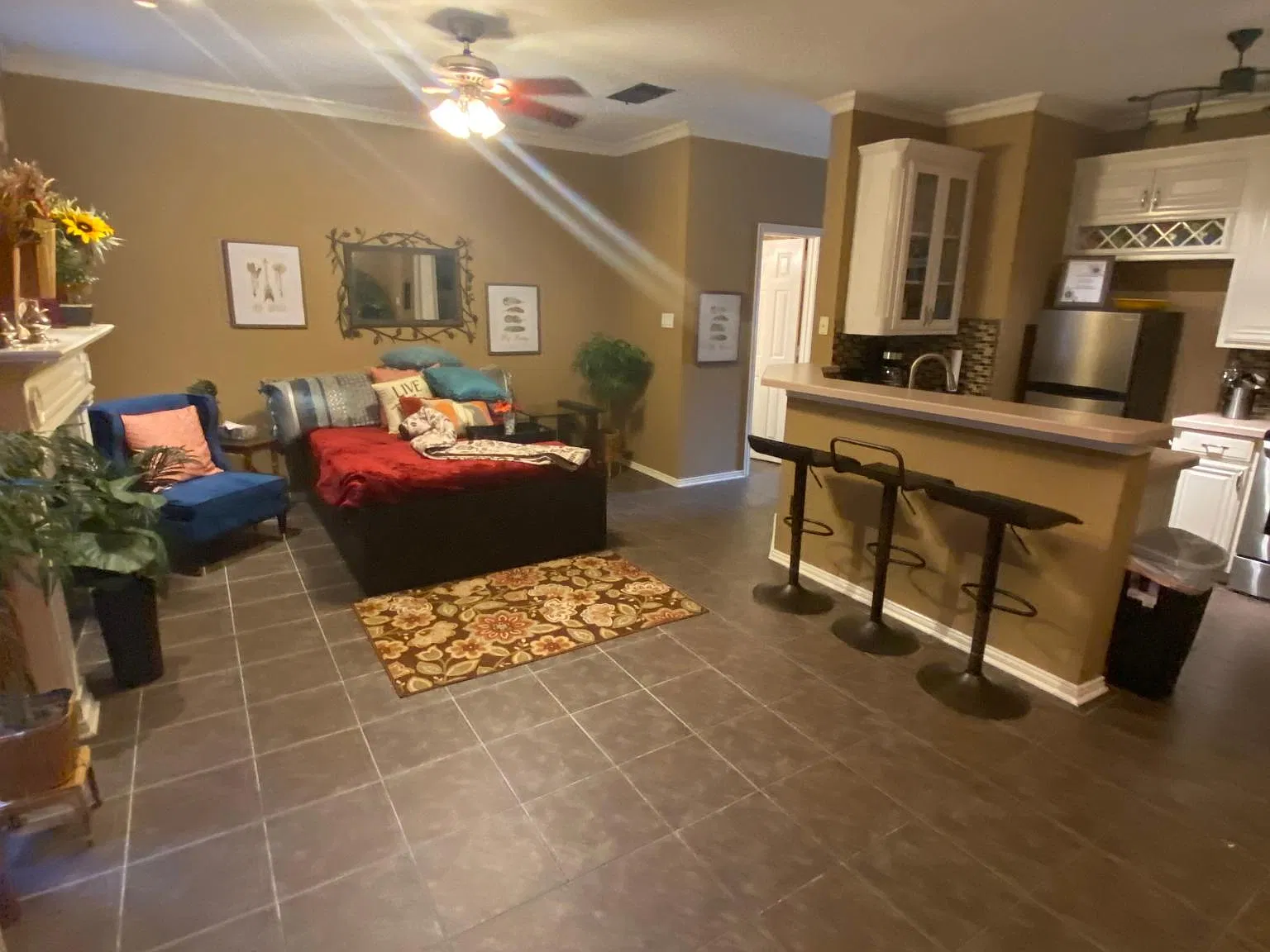2464 Southcourt Cir — Photo 2