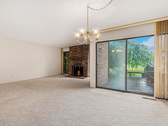 4th image of 1020 Greenhills Dr