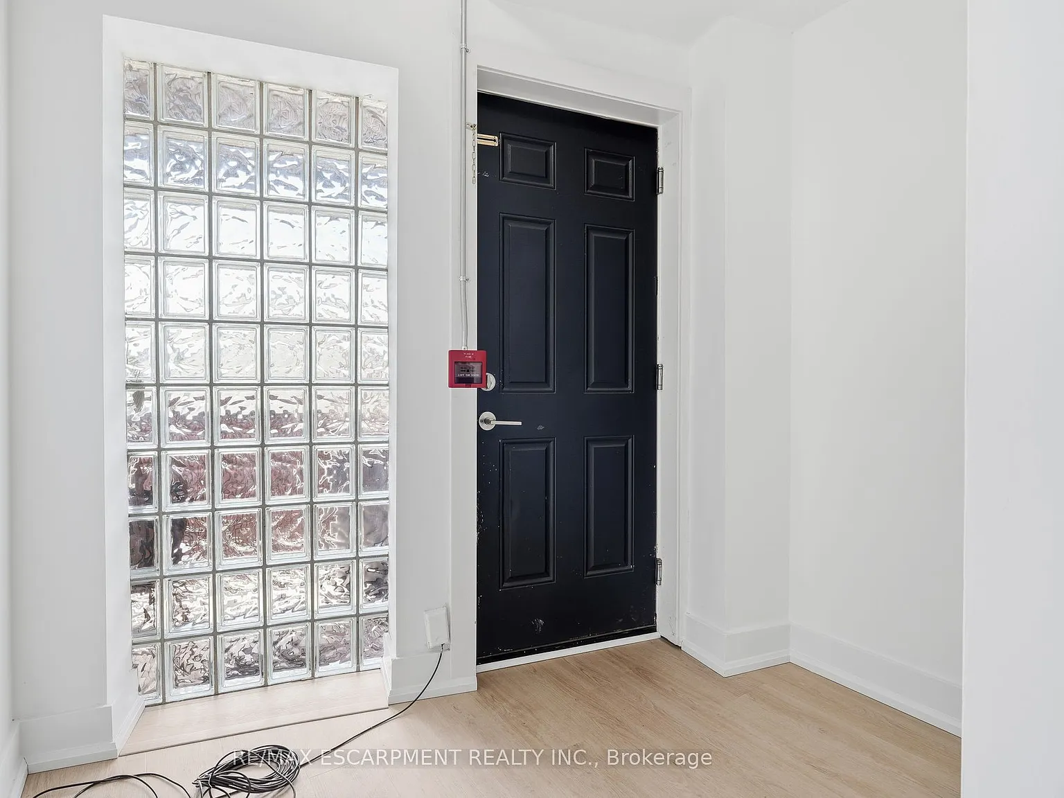 2 bed, $2,050 — Photo 2
