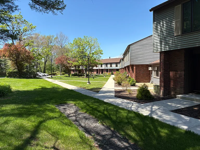 5 Winston Ct — Photo 29