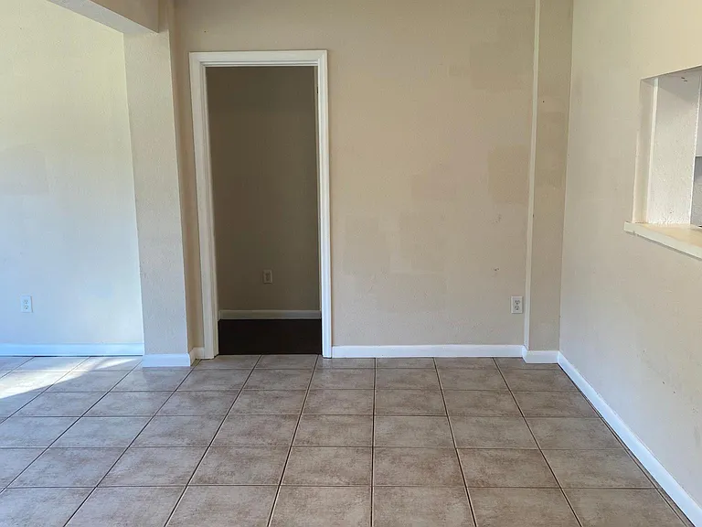 16743 Porter Ave — Photo 6