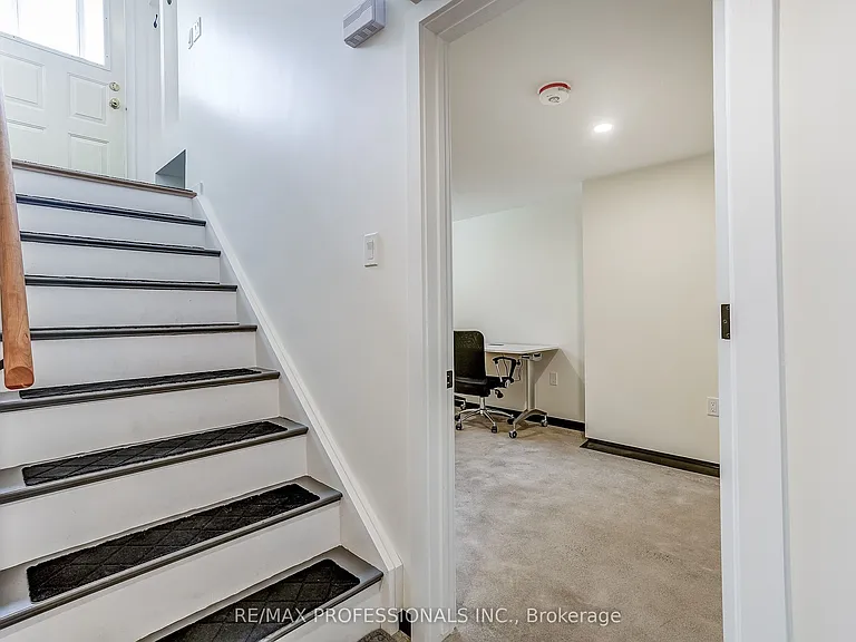 9 Cashman Cres #BASEMENT — Photo 5