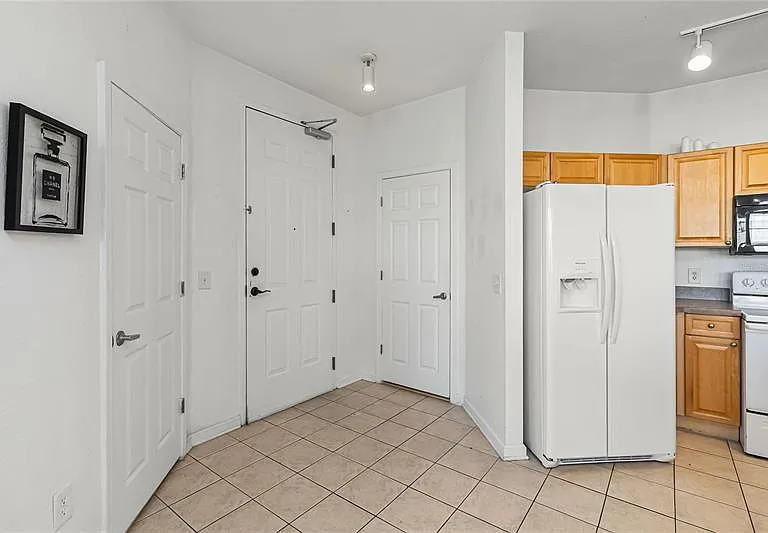 614 W Ridge Rd #1 — Photo 7