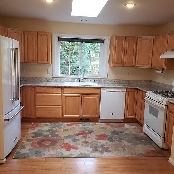 1st image of 2754 216th St SW