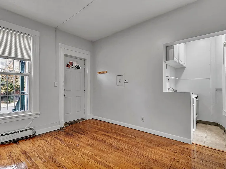 350 Elm St — Photo 2
