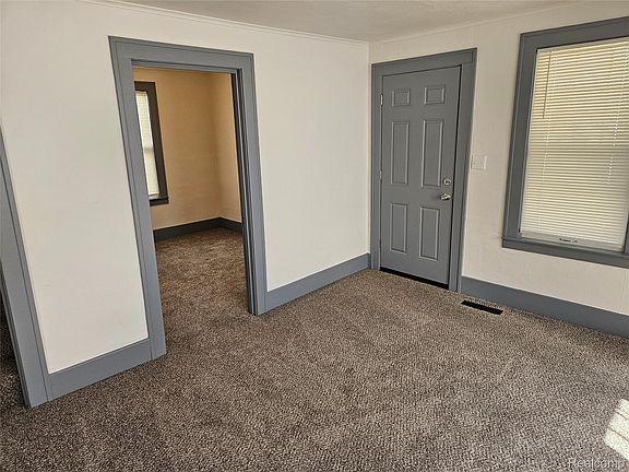 5th image of 621 W Atherton Rd