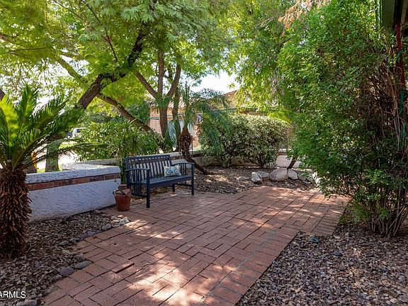 3rd image of 1161 N La Arboleta St