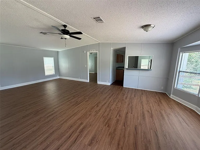 5132 Janes Dr — Photo 2
