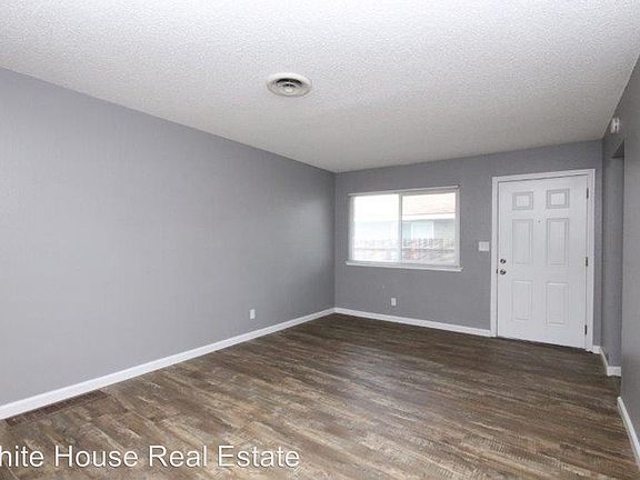 5th image of 7733 Loucreta Dr