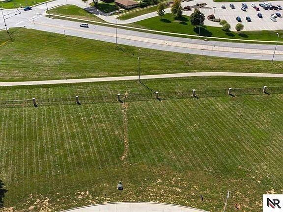 3rd image of 867 Arbor Dr