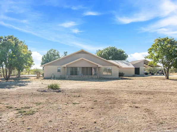 1735 Ranch Road 2804, Brackettville, TX 78832