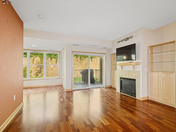 3rd image of 630 Main St N APT 203