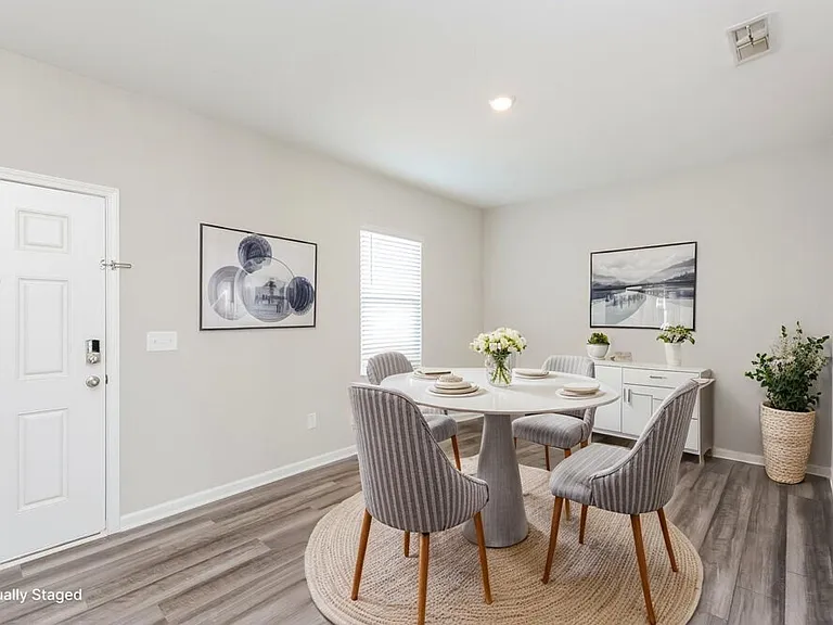 198 Pond Ct — Photo 6