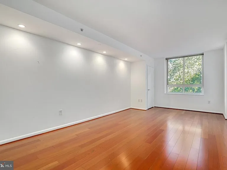 355 I St SW #511 — Photo 10